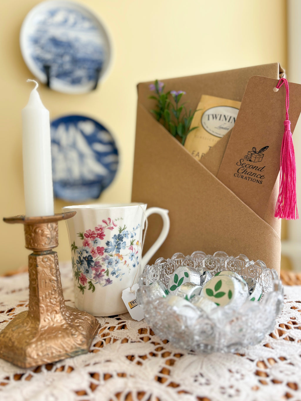 Blind Date with a Book Box – Mystery Book & Cozy Treats for Book Lovers